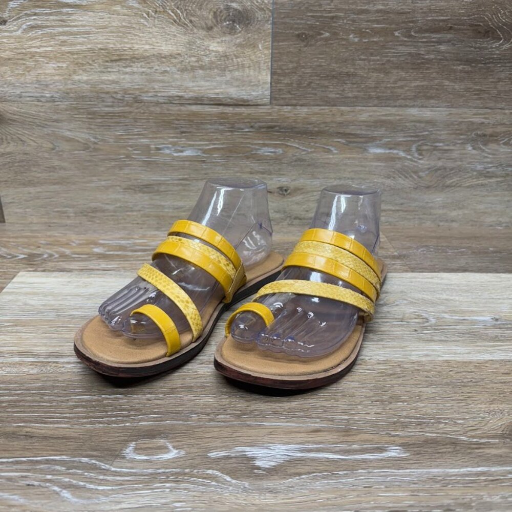 Kenneth Cole Reaction Yellow Strappy Toe Support Sandals Women's Size 7.5/8